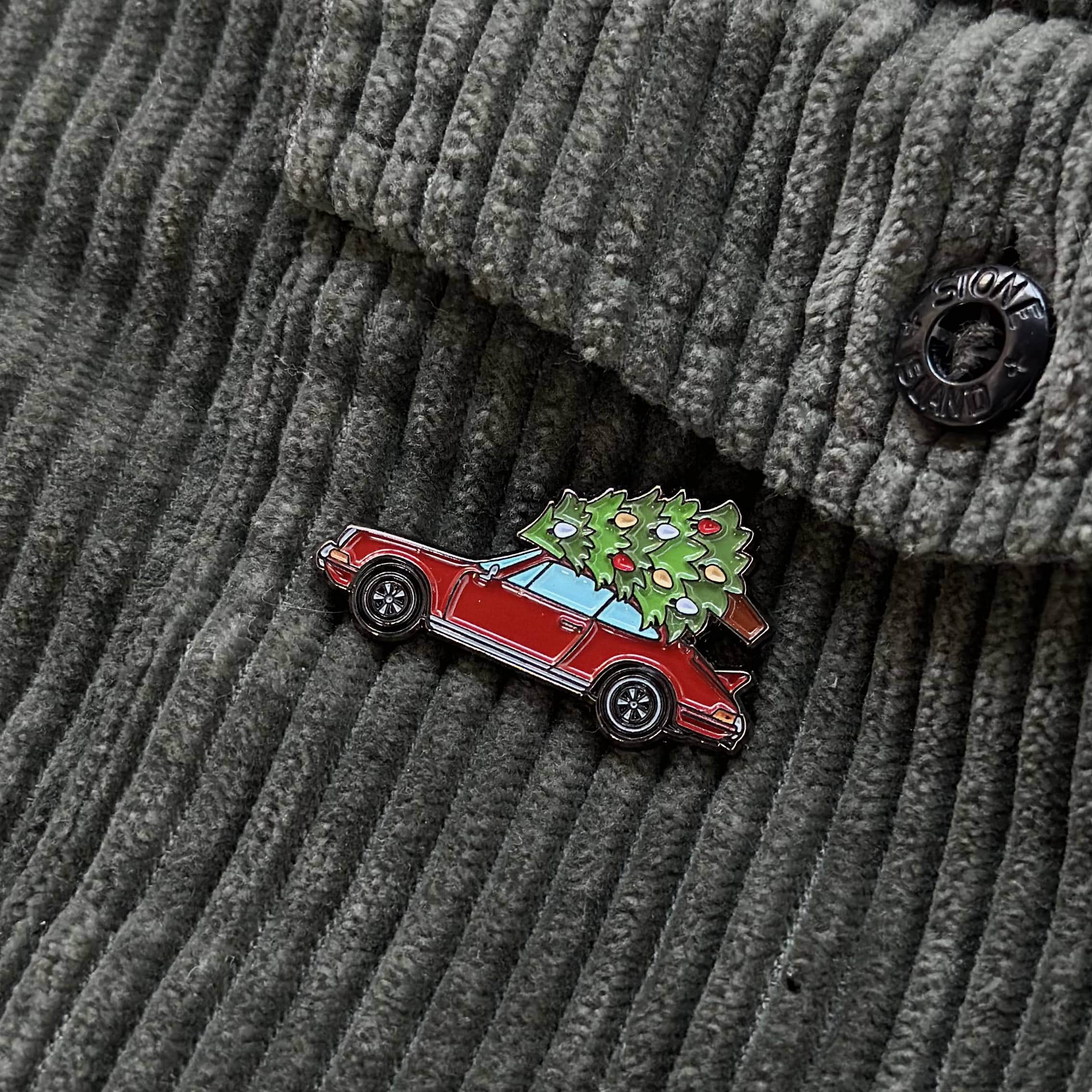 rennbetrieb porsche 911 christmas pin