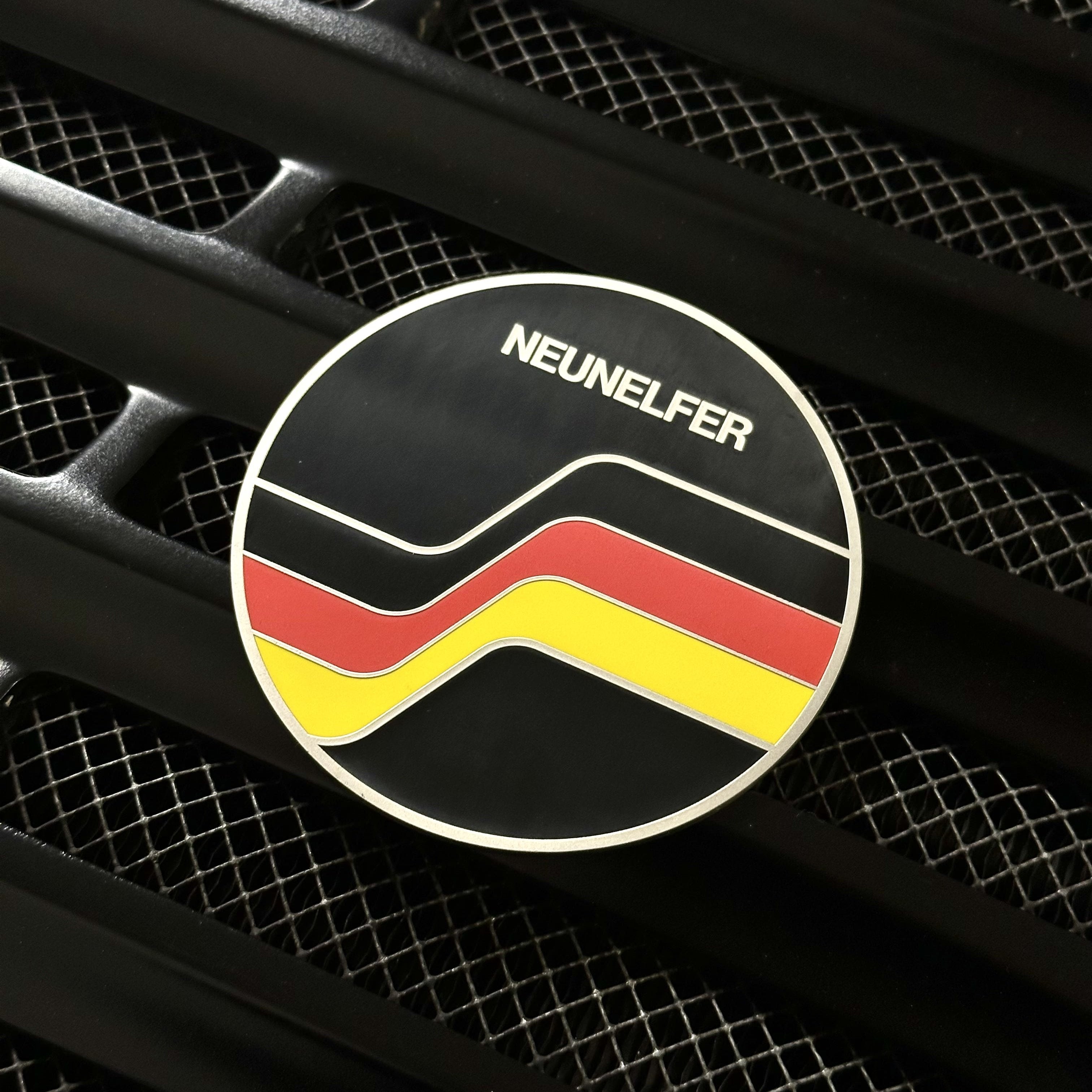 RENNBETRIEBE enamel CarGrill Badgeby Flavio Carvalho Neunelfer design with german flag